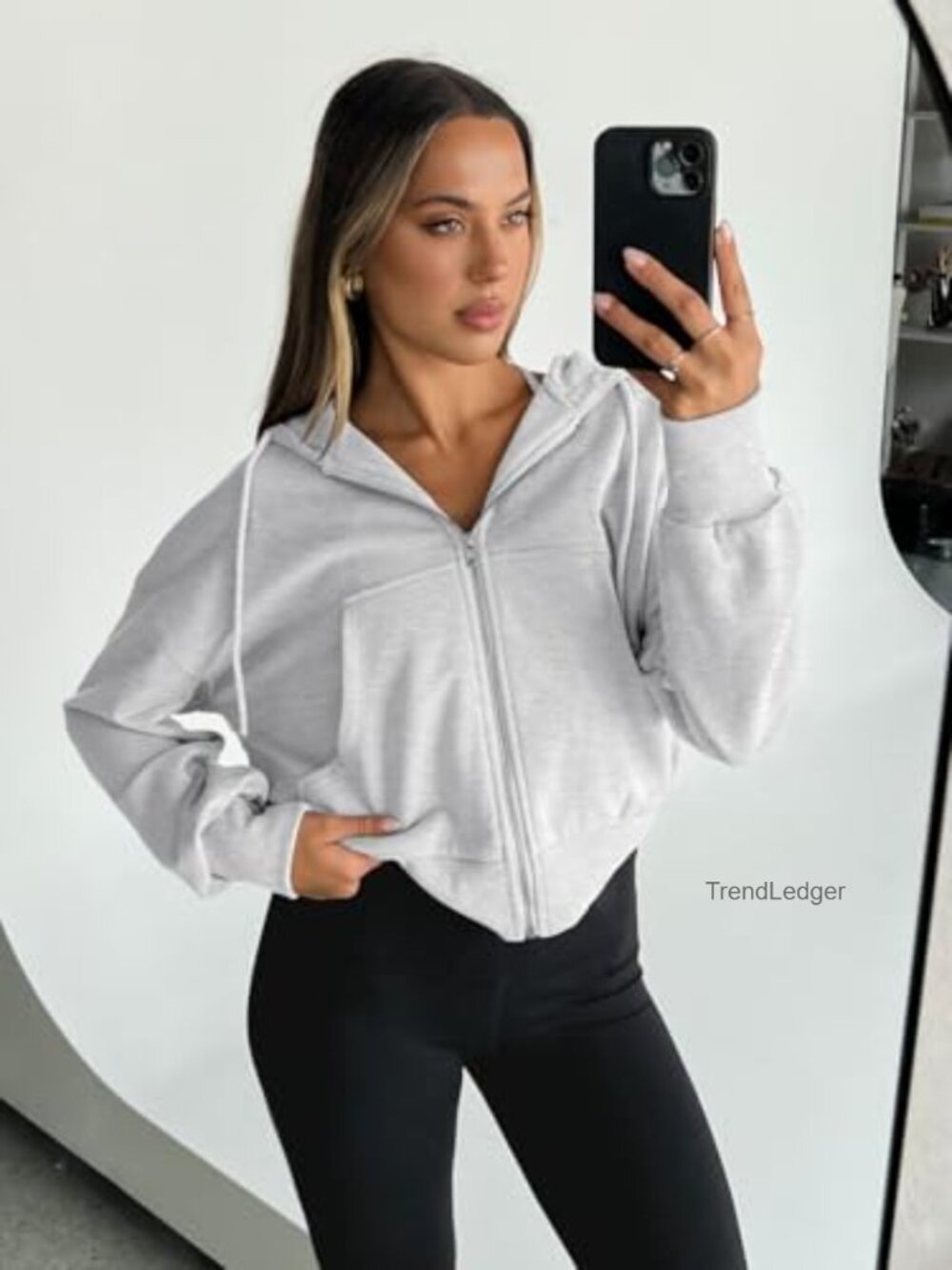 Women's Zip Up Cropped Hoodie Jacket Relaxed Fit Athleisure Casual